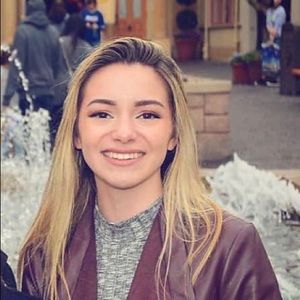 Meet your Posher, Vanessa